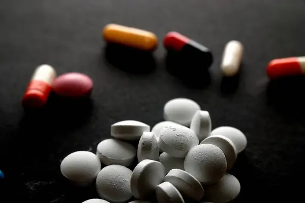 Tabletták Adagja Gyógyszerészet Egészségügyi Koncepció — Stock Fotó