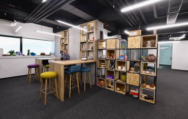 Modern Açık Planlama Ofisi 'nin rahatlama alanı.