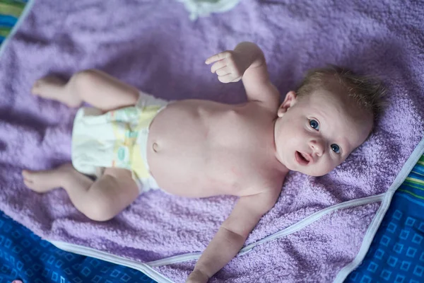 Bebé Recién Nacido Feliz Sonriendo —  Fotos de Stock