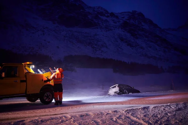 Auto Wordt Weggesleept Ongeval Sneeuwstorm — Stockfoto