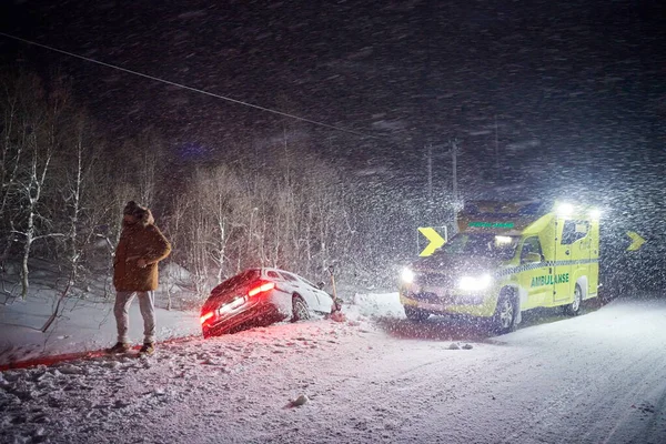 Autounfall Auf Winterglatter Straße Der Nacht — Stockfoto