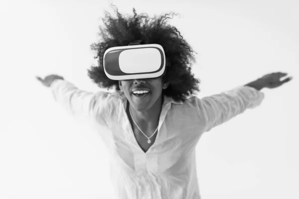 Černá Dívka Pomocí Headset Brýle Virtuální Reality — Stock fotografie