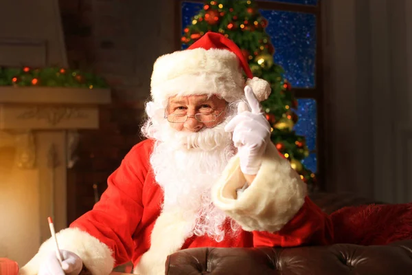 Portrait Santa Claus Answering Christmas Letters — Stock Photo, Image