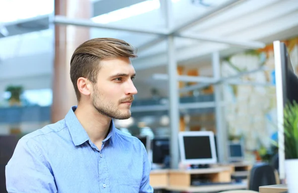 Young Man Sitting Looking Computer Monitor While Working Office — Stock Photo, Image