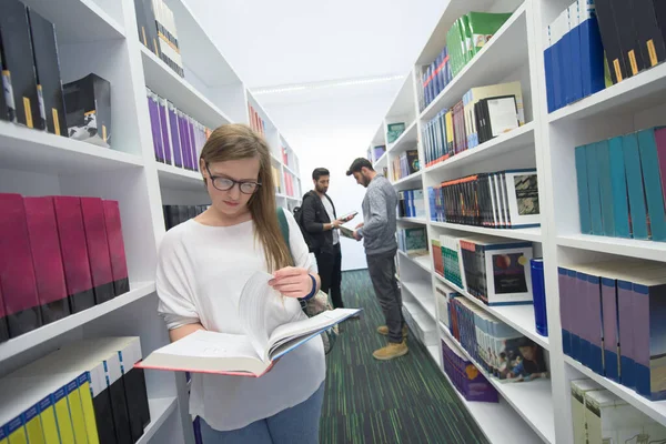Students Group School Library — Stock Photo, Image