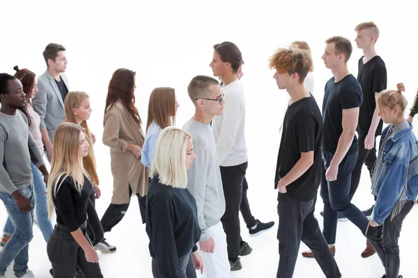 Gruppen Junger Menschen Die Sich Verschiedene Richtungen Bewegen — Stockfoto