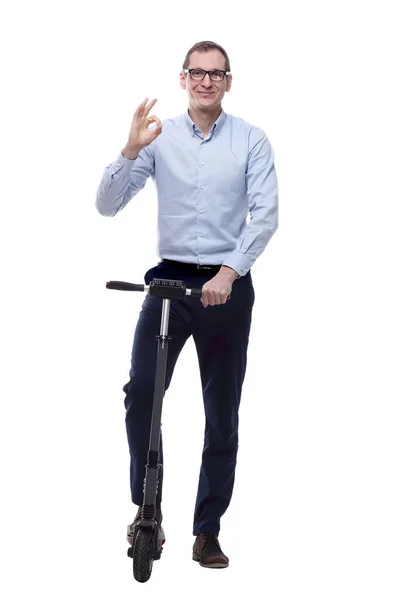 Pleno Crescimento Homem Casual Com Scooter Elétrico Mostrando Gest — Fotografia de Stock