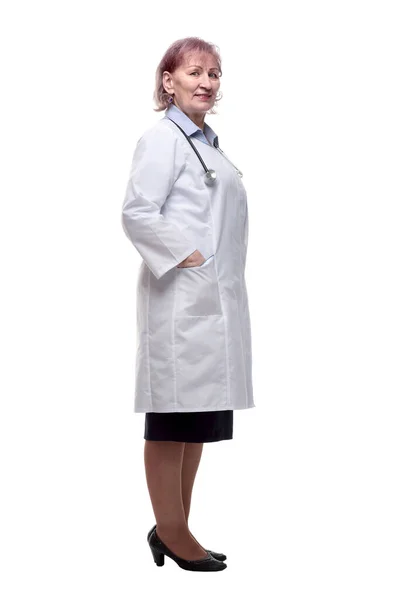 Πλαϊνή Άποψη Γυναίκα Γιατρός Κοιτάζοντας Μια Λευκή Οθόνη — Φωτογραφία Αρχείου