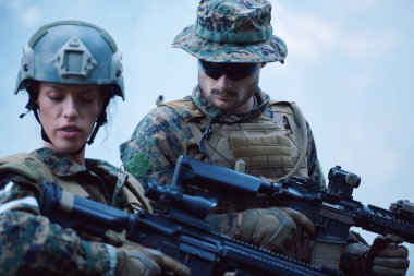 Ekip Lideri Asker Kadın