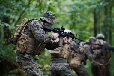 Çağdaş Savaş Askerleri Mangası