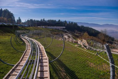 Güneşli bir günde Alp Altlığı