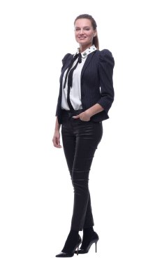 Tam gelişim. Hafif tişörtlü bir adam ileri doğru yürüyor..