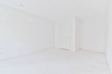 Tamamen beyaz bir iç mekan.