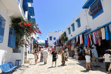 Akdeniz 'in kalabalık caddesi 