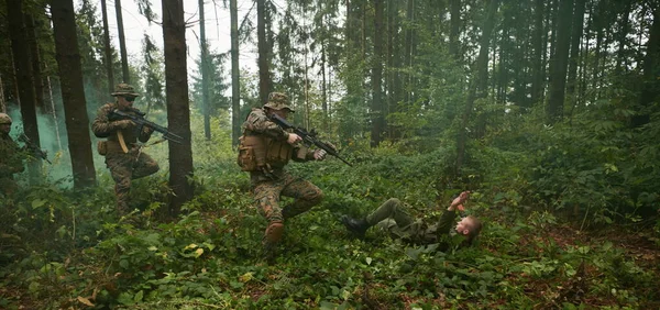 Marines Capture Terrorist Alive — Stock Photo, Image