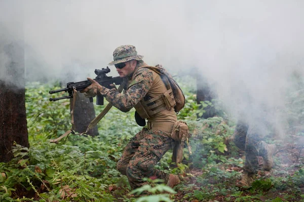 Soldat Action Visant Optique Visée Laser Arme — Photo