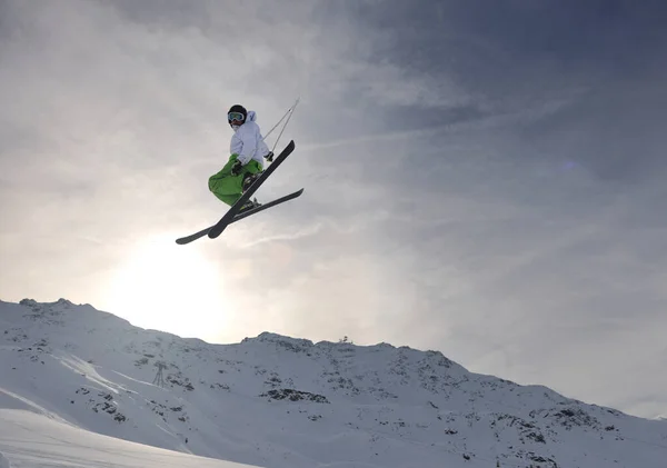 Salto Esquí Freestyle Extremo — Foto de Stock