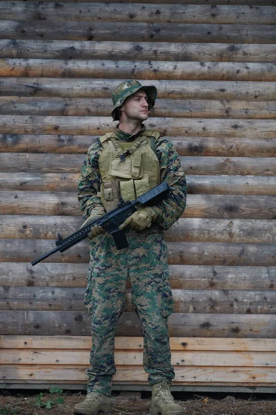 Portrait Soldat Dans Camp Militaire — Photo