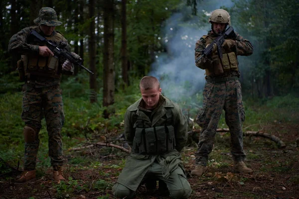 Marines Capturer Terroriste Vivant — Photo