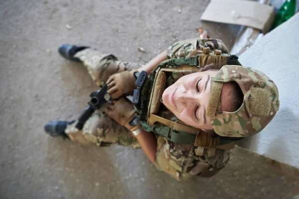 Military Female Soldier Having Break — Stock Photo, Image