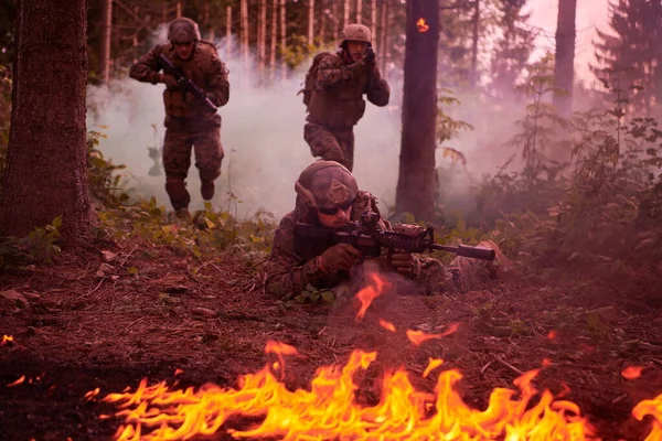 Guerre Moderne Soldats Squad Dans Bataille — Photo