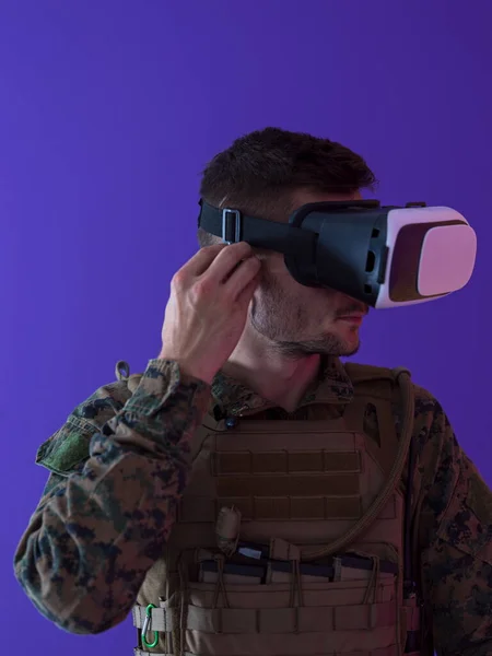 Soldado Con Auriculares Realidad Virtual — Foto de Stock