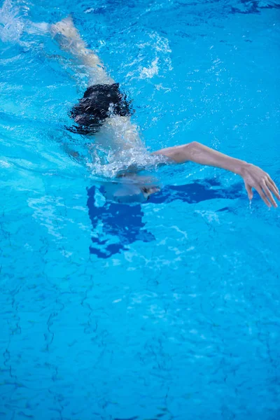 室内游泳池的游泳练习 — 图库照片
