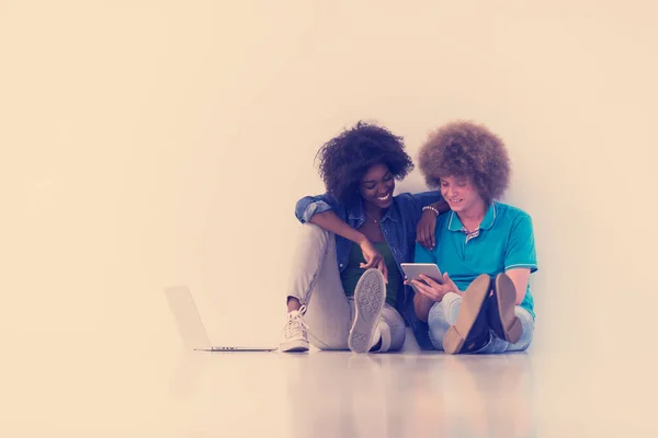 Multiethnic Couple Sitting Floor Laptop Tablet — Stock Photo, Image