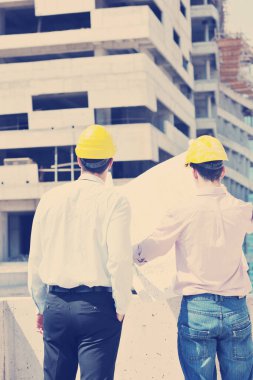 Mimarlar inşaatı sitede ekip