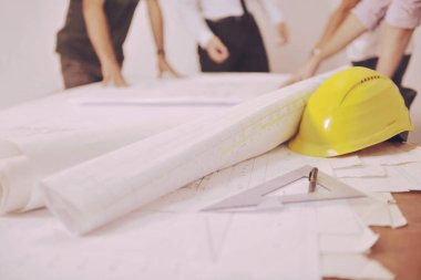 Mimarlar inşaatı sitede ekip