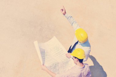 Mimarlar inşaatı sitede ekip