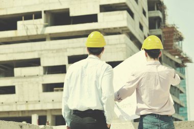 Mimarlar inşaatı sitede ekip