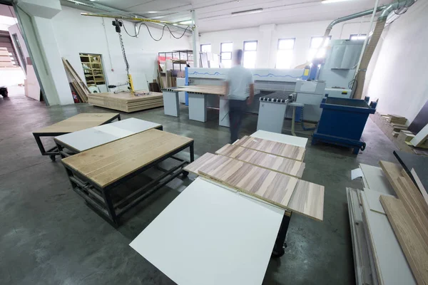 Worker Factory Wooden Furniture — Stockfoto