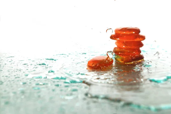 Isolated Wet Zen Stones Splashing Water Drops — Stock Photo, Image