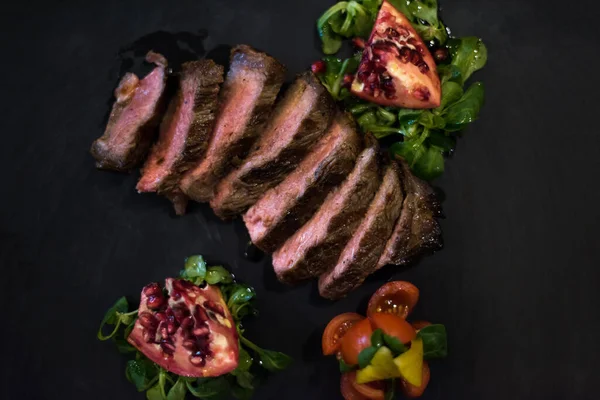 Šťavnaté Plátky Grilované Steaky — Stock fotografie