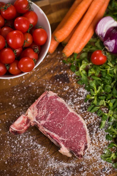 Top View Raw Steak Wooden Table — Stock Photo, Image