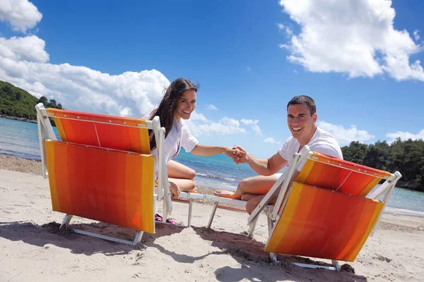 Szczęśliwa Para Baw Się Dobrze Plaży — Zdjęcie stockowe