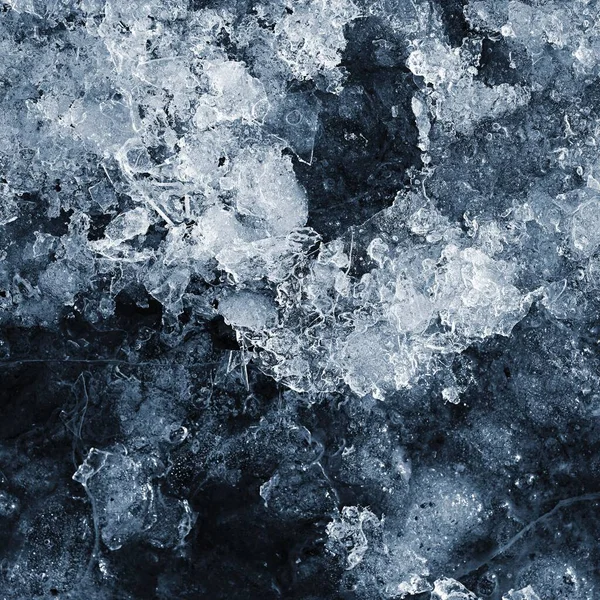 小川の上で氷のマクロショット 自然の冬の背景 — ストック写真