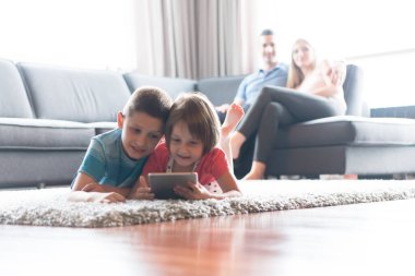 çocuklarla vakit Çift