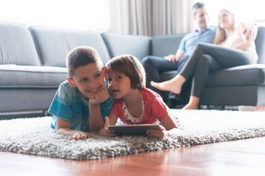 çocuklarla vakit Çift