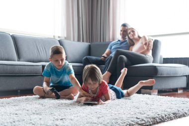 çocuklarla vakit Çift