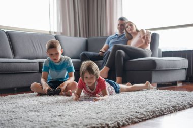 çocuklarla vakit Çift