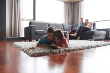 çocuklarla vakit Çift