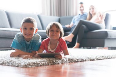 çocuklarla vakit Çift