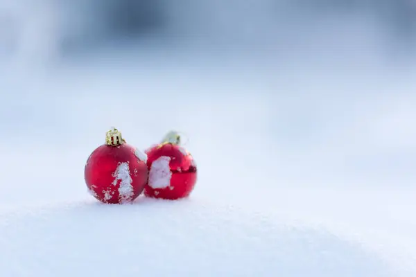 Red Christmas Balls Fresh Snow — Stock Photo, Image