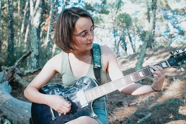 Young Hipster Woman Playing Guitar Forest Park City Having Fun — 图库照片