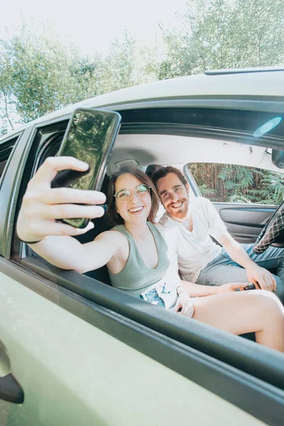 Lovely Young Couple Traveling Doing Road Trip Car Road Travel — Foto Stock