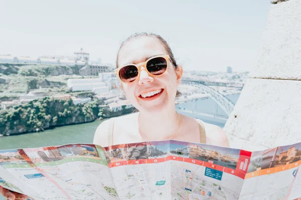 Young Woman Tourist Using Sunglasses Looking Map Middle Street Smiling — Stock Photo, Image