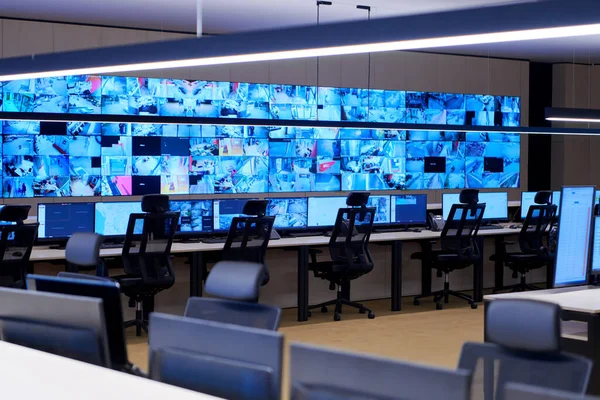 Leerer Innenraum Des Großen Modernen Kontrollraums Für Sicherheitssysteme — Stockfoto
