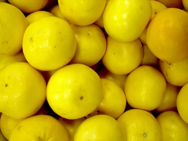 Крупным Планом Вид Свежих Органических Сочных Лимонов — стоковое фото